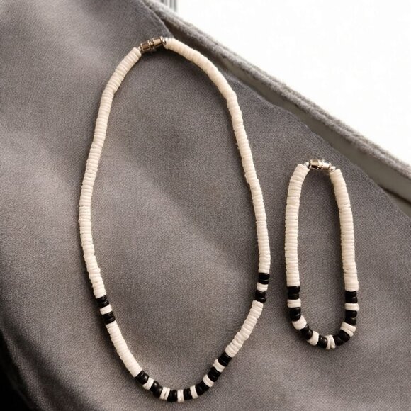 Necklace/Bracelet Puka Shells - Picture 2 of 13